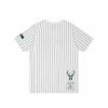 Nba Alpha Industries Nba X Alpha X New Era Hoodies, T-Shirts Und Shorts | Milwaukee Bucks X Alpha X New Era T-Shirt Weis